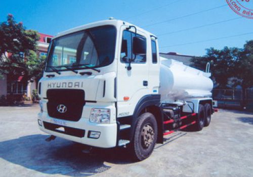 Xe phun nước rửa đường 12 khối Hyundai