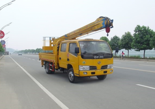 Xe nâng người làm việc trên cao Dongfeng 13,5m