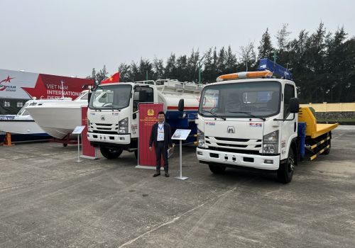VŨ LINH AUTO góp mặt sản phẩm xe bồn chở xăng dầu và xe cứu hộ tại Triển lãm 