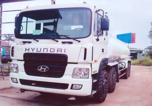 Xe phun nước rửa đường 17 khối HYUNDAI HD320