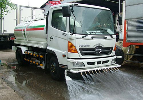 Xe phun nước rửa đường Hino 9m3