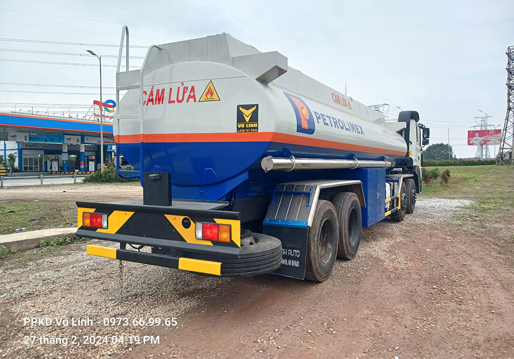 xe-cho-xang-dau-hyundai-hd320-22-m3-bon-thep-4