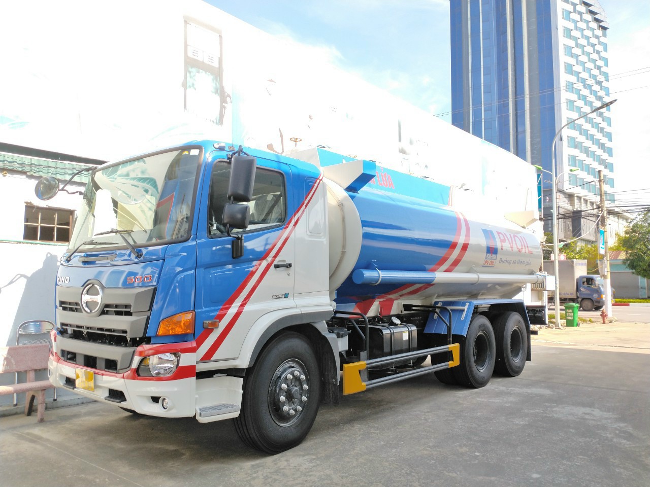 xe-cho-xang-dau-hino-fm-18,5m3-6