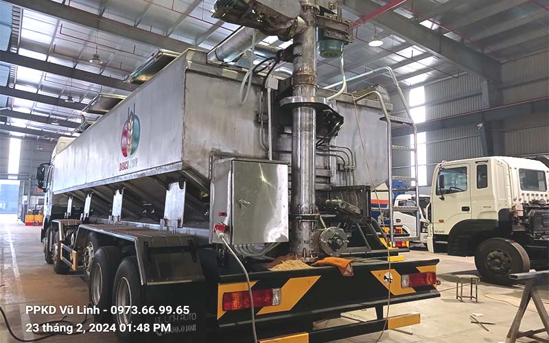 xe-cho-cam-truc-vit-chenglong-32-khoi-van-hanh-dien-3-pha-cabin-bac-2