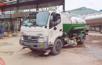 Xe phun nước rửa đường 5 khối 3 xe phun nước rửa đường 5 khối HINO WU342L