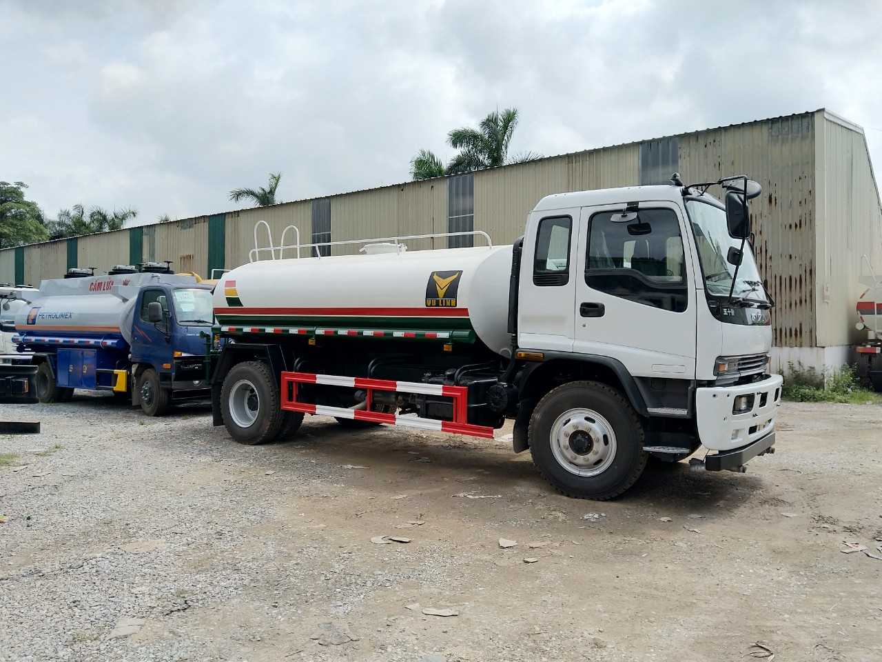 Xe phun nước rửa đường isuzu 9 khối 5 xe phun nước rửa đường isuzu 9 khối