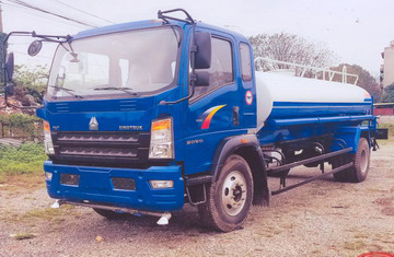 Xe phun nước rửa đường 9 khối Howo 3 xe phun nước rửa đường 9 khối Howo